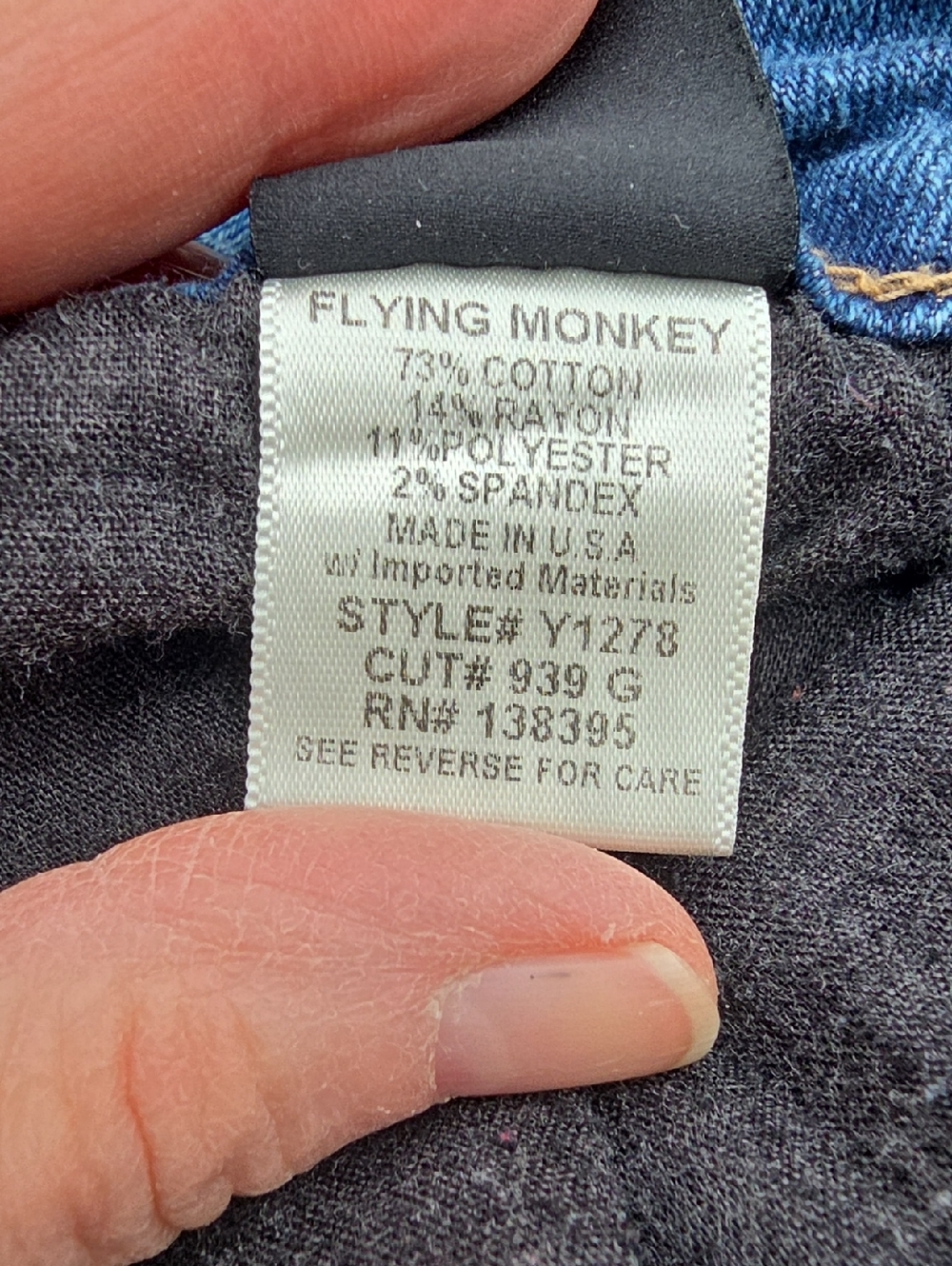 Flying Monkey Distressed Frayed Hem Jeans in Medium Blue. Size 29 - Picture 5 of 6